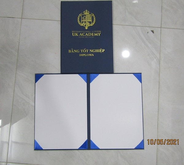 Bìa Đựng Bằng Tốt Nghiệp CN10